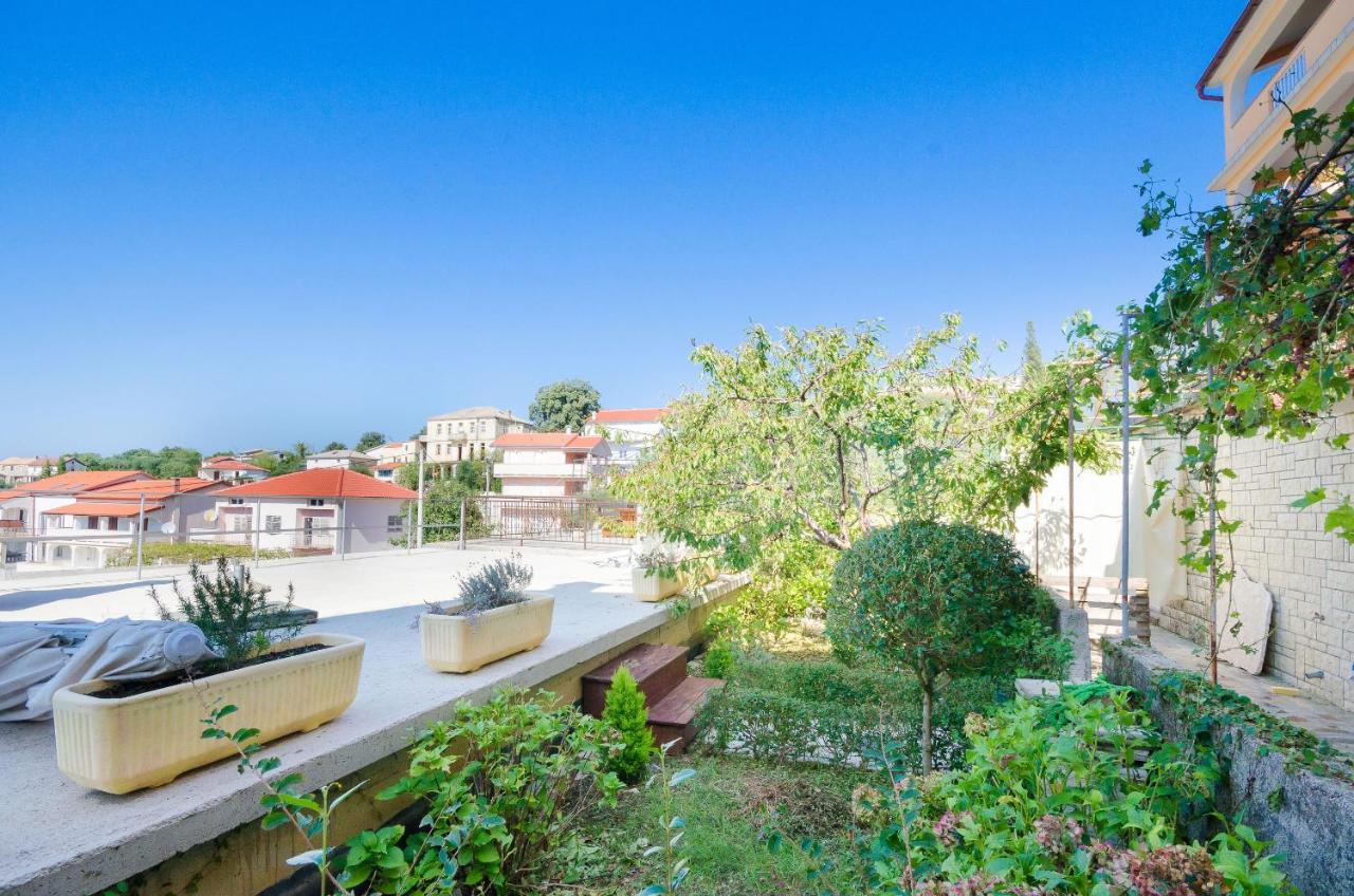 Apartments Mirjana B Lopar Exterior foto